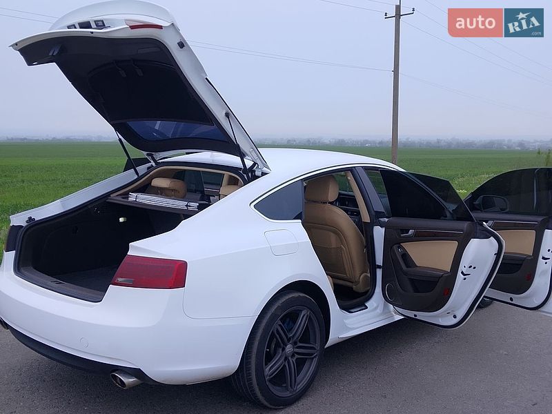 Купе Audi A5 2012 в Раздельной