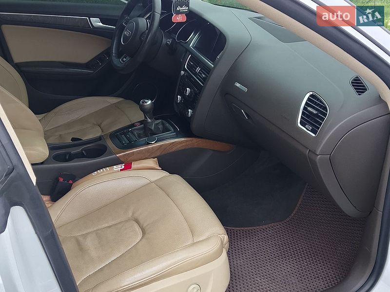 Купе Audi A5 2012 в Раздельной