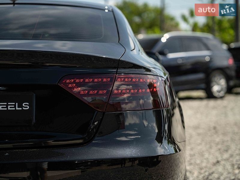 Купе Audi A5 2011 в Черновцах