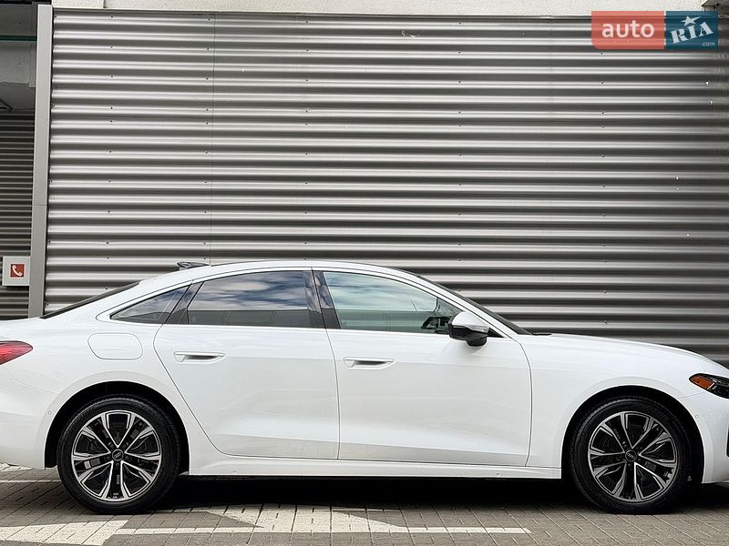 Лифтбек Audi A5 2025 в Киеве