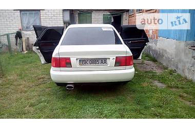 Седан Audi A6 1995 в Дубровице