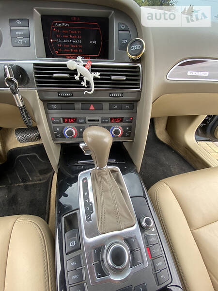 Седан Audi A6 2004 в Самборе