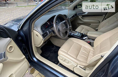 Седан Audi A6 2004 в 
