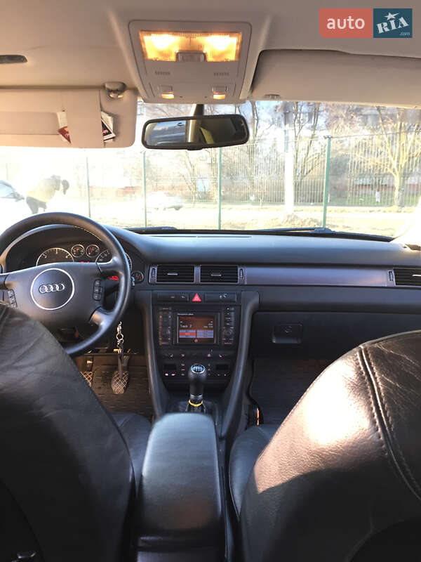 Седан Audi A6 2004 в Херсоне