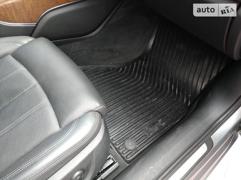 Седан Audi A6 2014 в Ровно