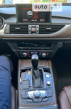 Седан Audi A6 2015 в 