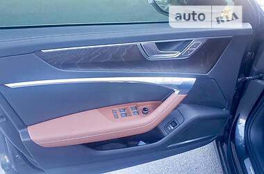 Седан Audi A6 2019 в 