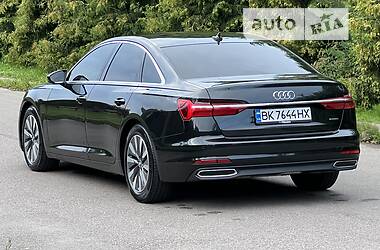 Седан Audi A6 2018 в 