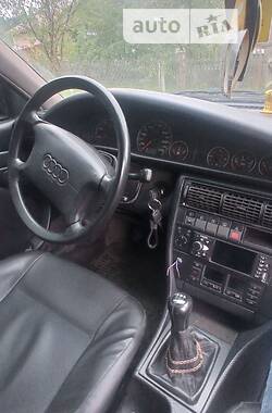 Седан Audi A6 1995 в Путилі
