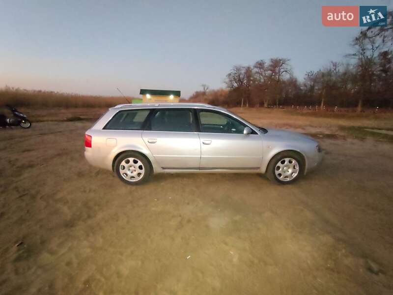 Универсал Audi A6 2001 в Раздельной