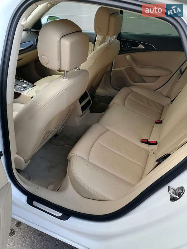 Седан Audi A6 2012 в Рівному