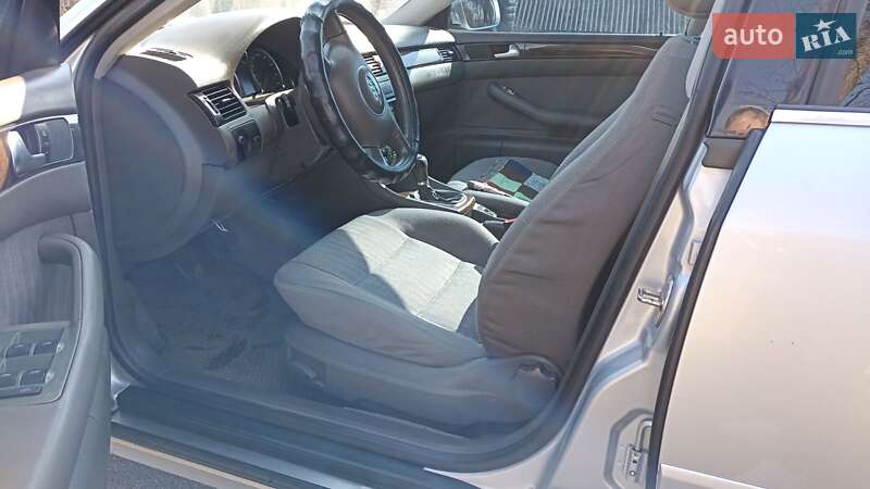 Седан Audi A6 2003 в Смеле