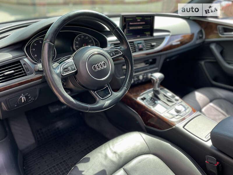 Седан Audi A6 2014 в Дубні