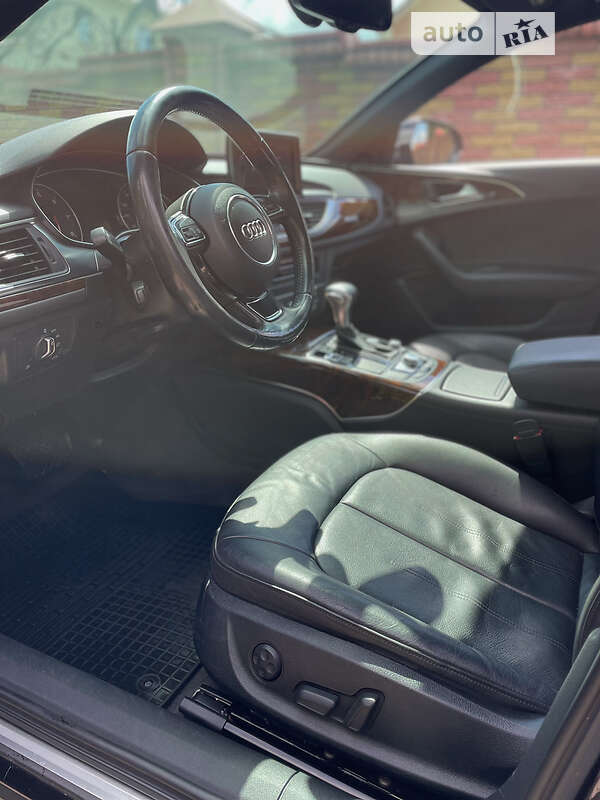 Седан Audi A6 2014 в Дубні
