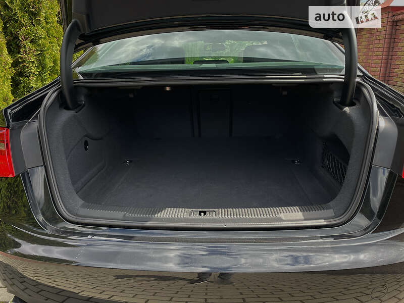 Седан Audi A6 2014 в Дубні