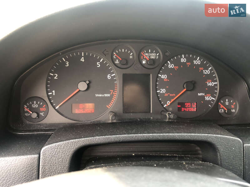 Седан Audi A6 2001 в Корце