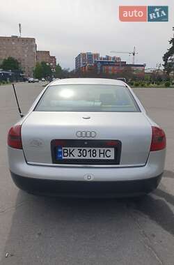 Седан Audi A6 2000 в Вараше