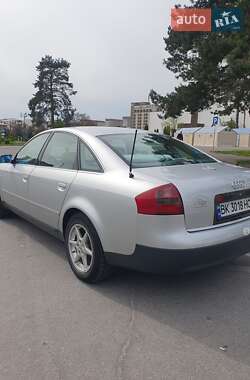 Седан Audi A6 2000 в Вараше