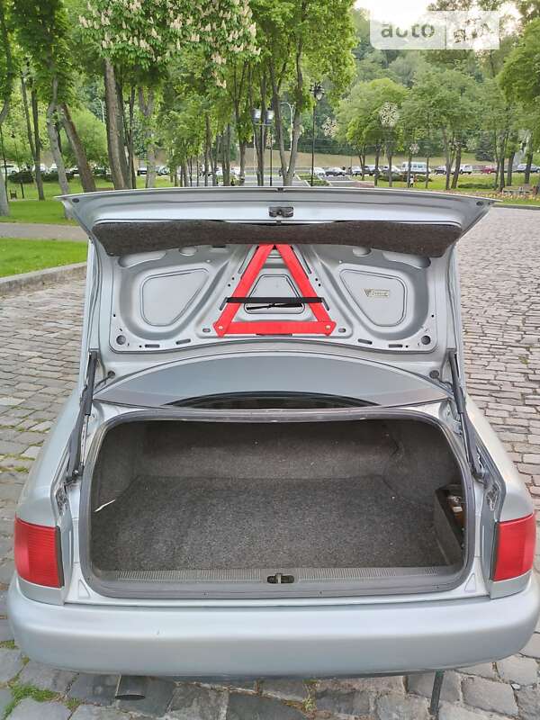Седан Audi A6 1996 в Киеве