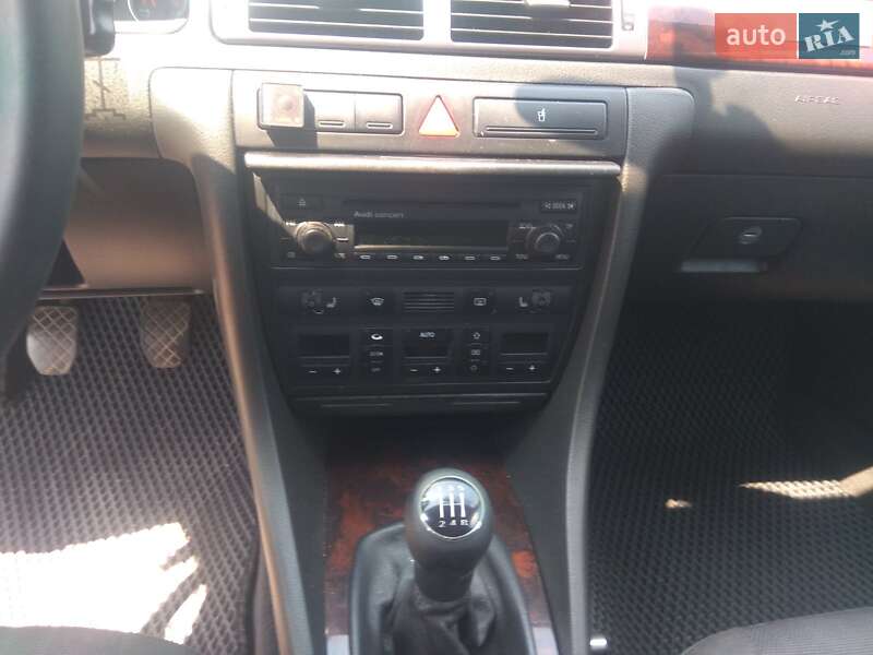 Седан Audi A6 2004 в Овруче