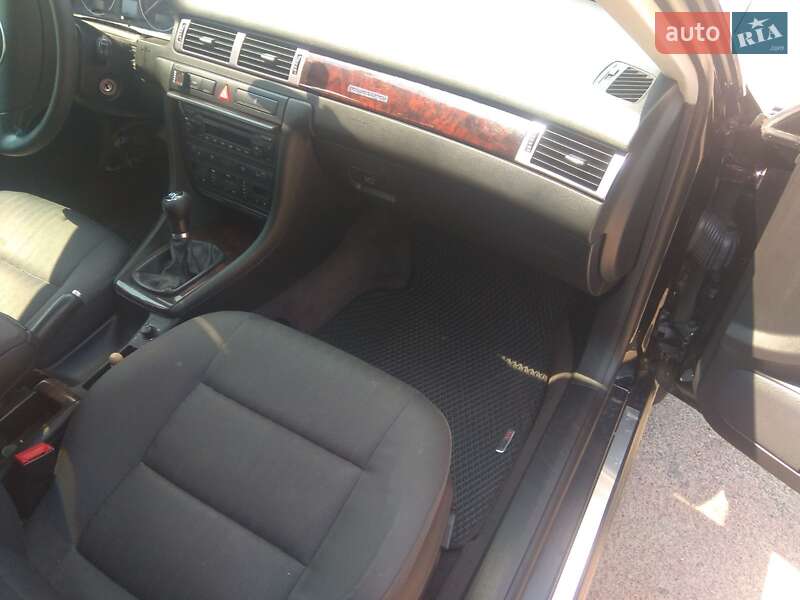 Седан Audi A6 2004 в Овруче
