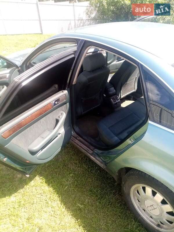 Седан Audi A6 1999 в Чуднове