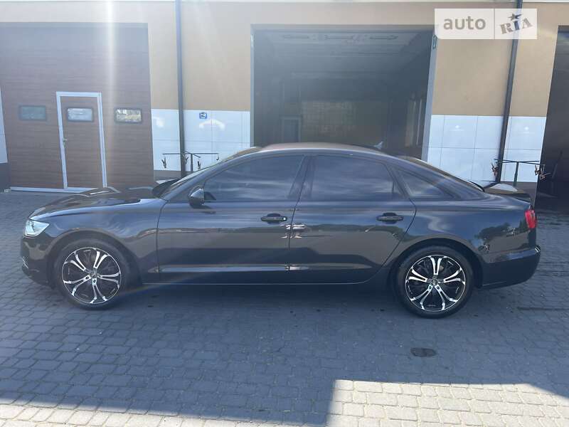 Седан Audi A6 2011 в Самборе