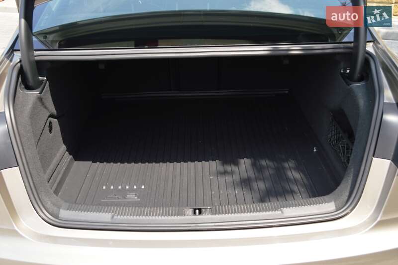 Седан Audi A6 2015 в Одессе