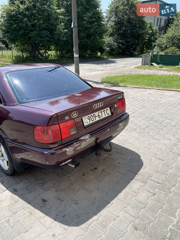 Седан Audi A6 1996 в Рава-Русской