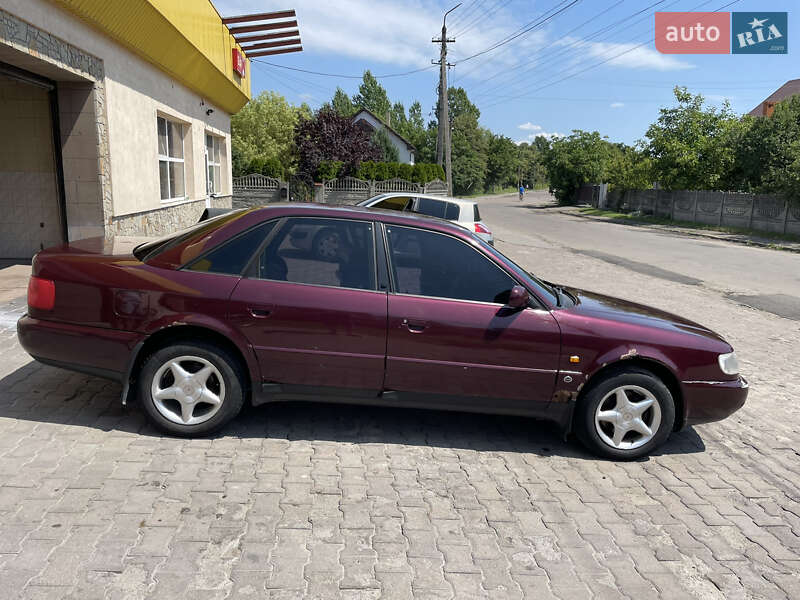 Седан Audi A6 1996 в Рава-Русской