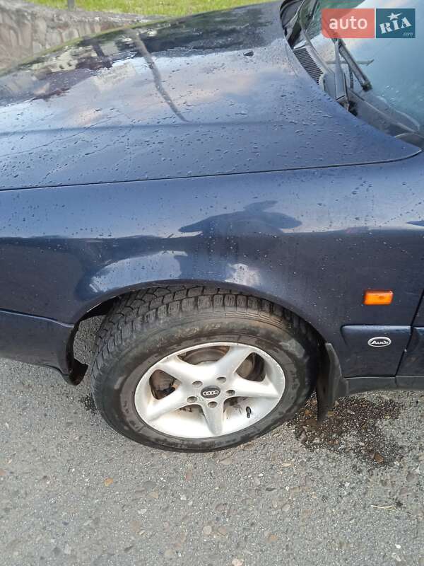 Седан Audi A6 1995 в Вижнице