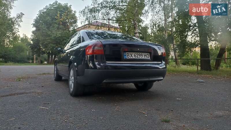 Седан Audi A6 2001 в Городке