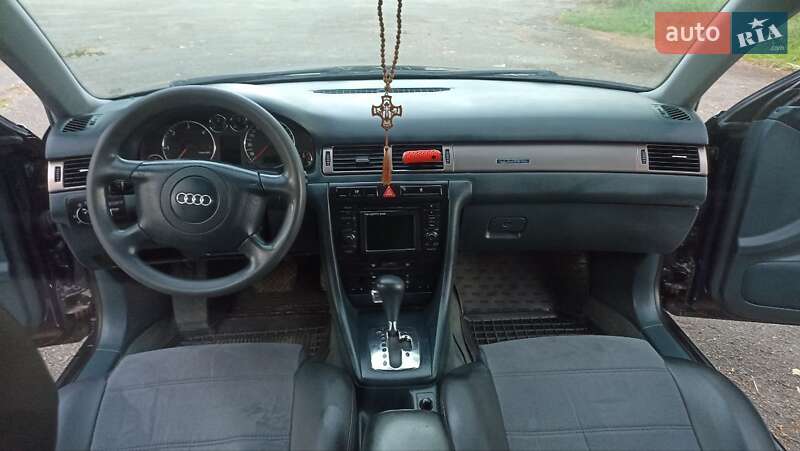 Седан Audi A6 2001 в Городке