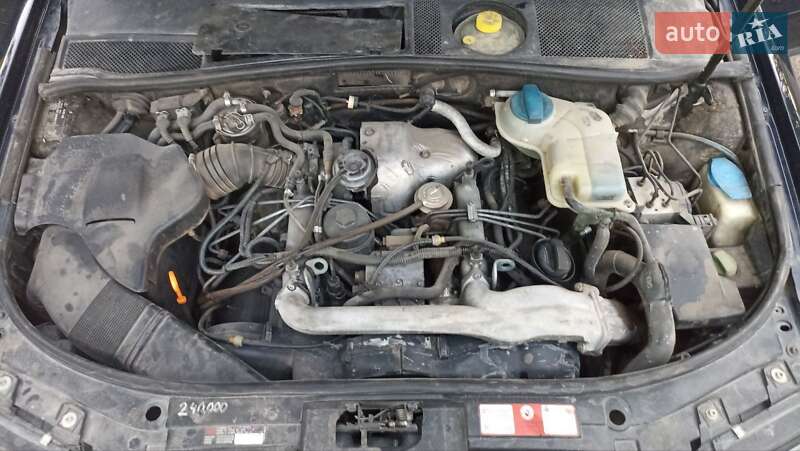 Седан Audi A6 2001 в Городке