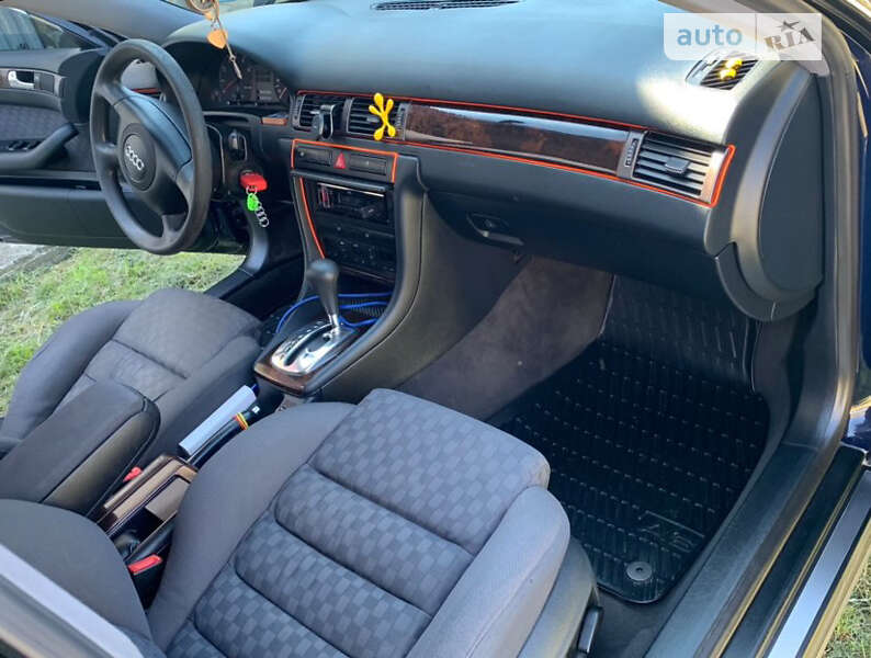 Седан Audi A6 1999 в Вижнице
