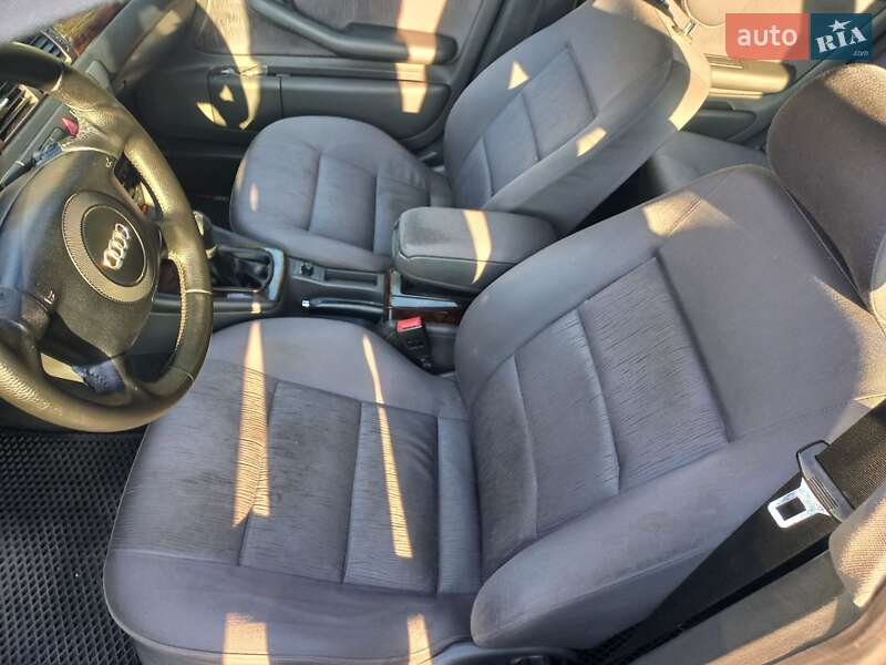 Универсал Audi A6 2000 в Киеве