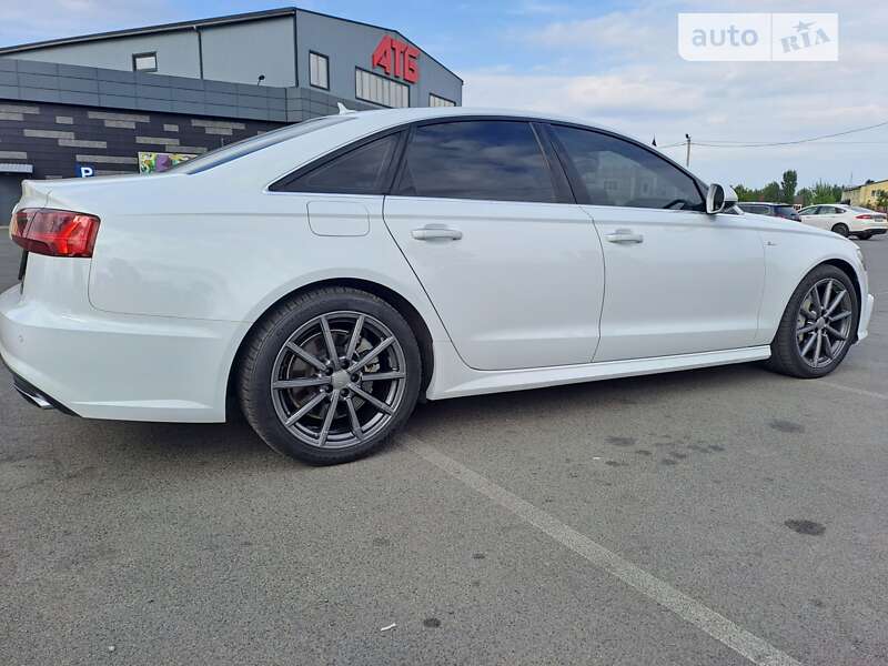 Седан Audi A6 2017 в Киеве