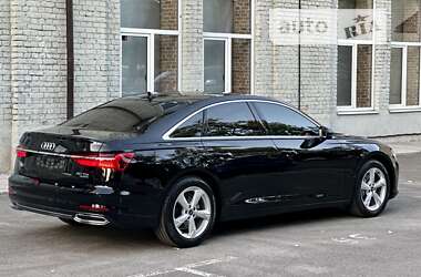 Седан Audi A6 2022 в 