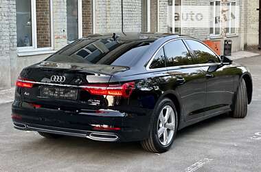 Седан Audi A6 2022 в 