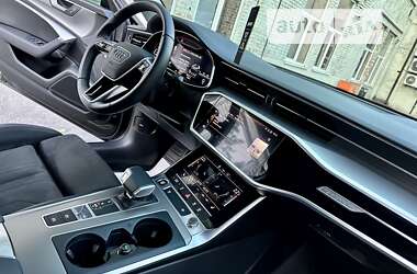 Седан Audi A6 2022 в 