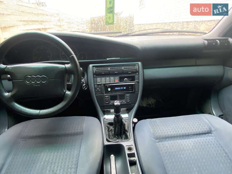Седан Audi A6 1996 в Сарнах