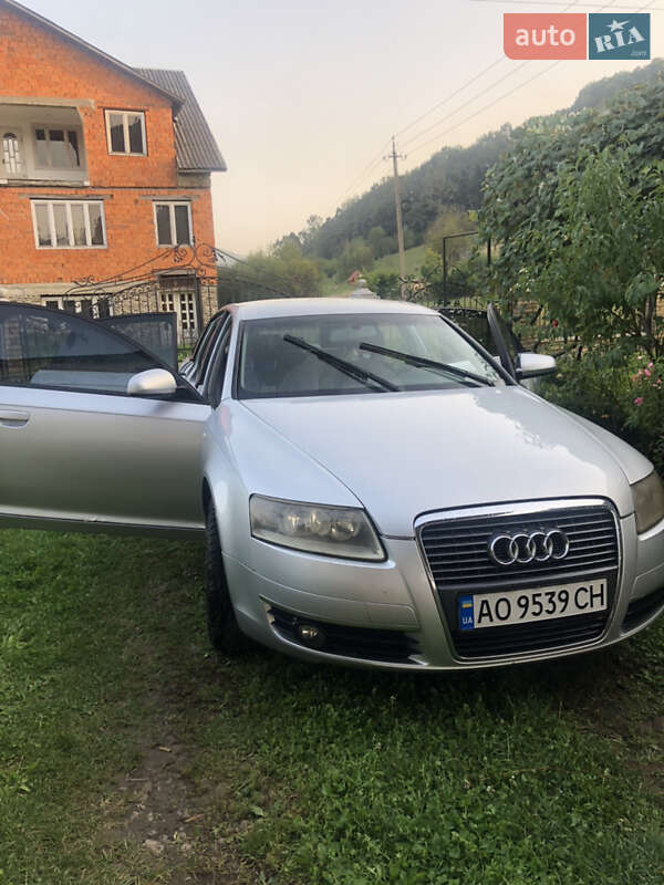 Седан Audi A6 2004 в Тячеве