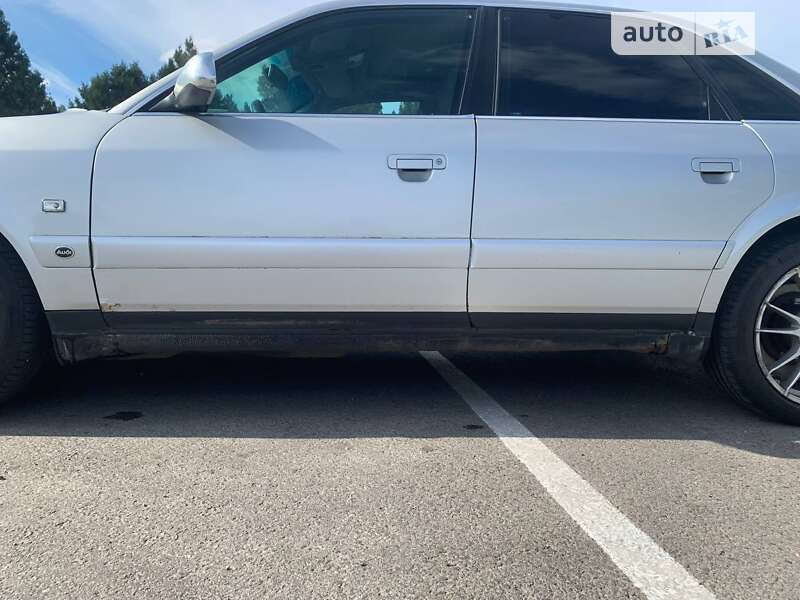 Седан Audi A6 1995 в Полтаве