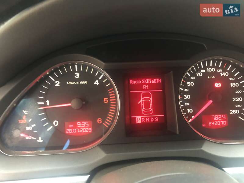 Седан Audi A6 2004 в Виноградові