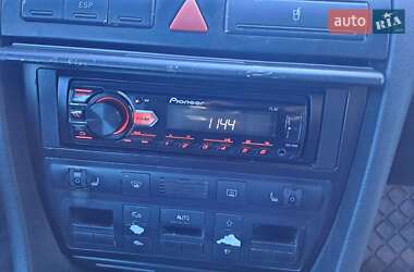 Универсал Audi A6 2004 в 