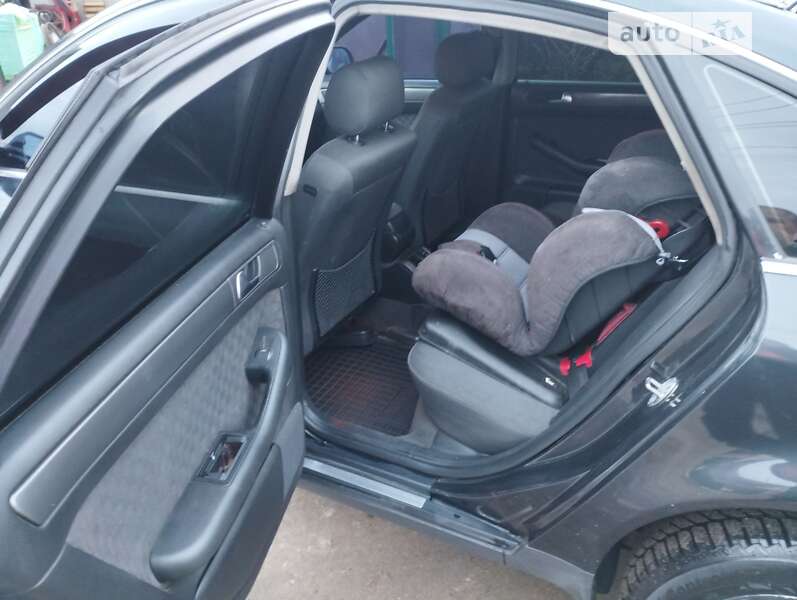 Седан Audi A6 2001 в Бобровице