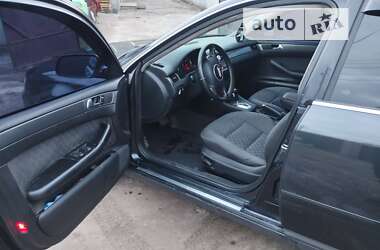 Седан Audi A6 2001 в 