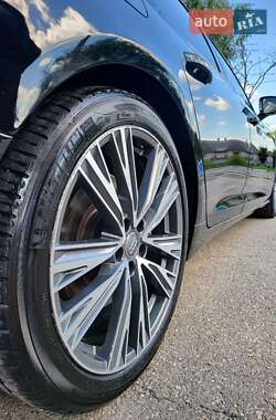 Седан Audi A6 2020 в 