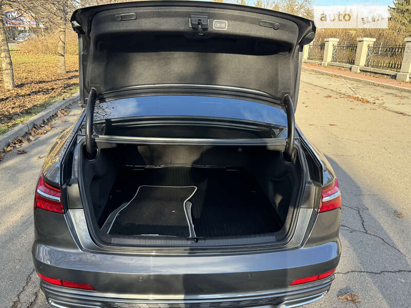 Седан Audi A6 2018 в Умані