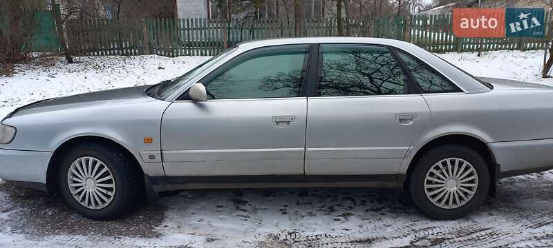 Седан Audi A6 1995 в Смеле